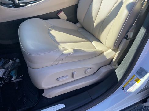 Used 2020 Buick Envision Essence image 16