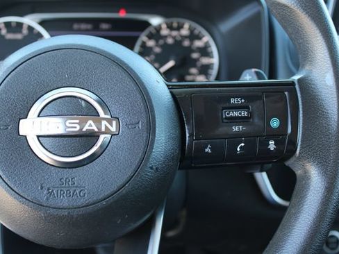 Used 2023 Nissan Rogue SV FWD image 16