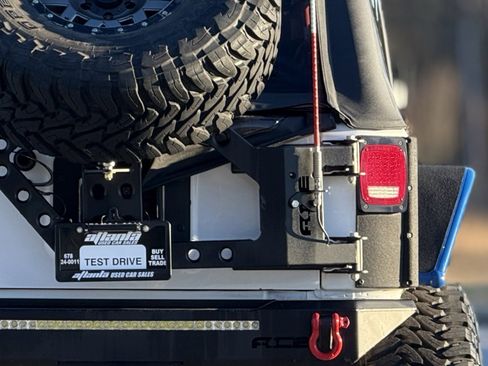 Used 2015 Jeep Wrangler Unlimited Rubicon image 16