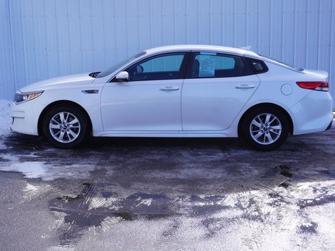 Used 2017 Kia Optima LX w/ Convenience Package image 3
