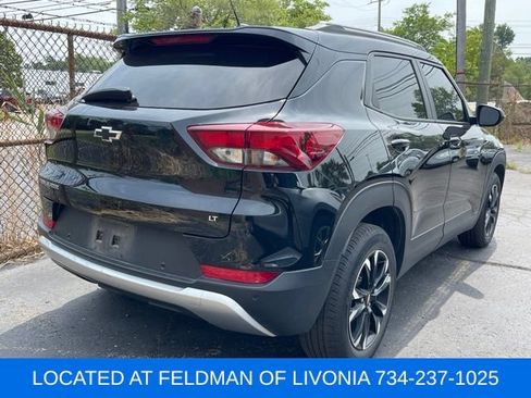Used 2021 Chevrolet TrailBlazer LT w/ Convenience Package FWD image 3