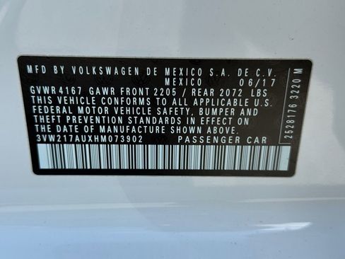 Used 2017 Volkswagen Golf Wolfsburg Edition image 27