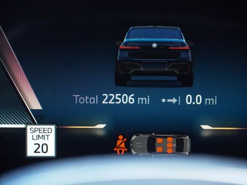 Used 2023 BMW i7 xDrive60 AWD/4WD image 22