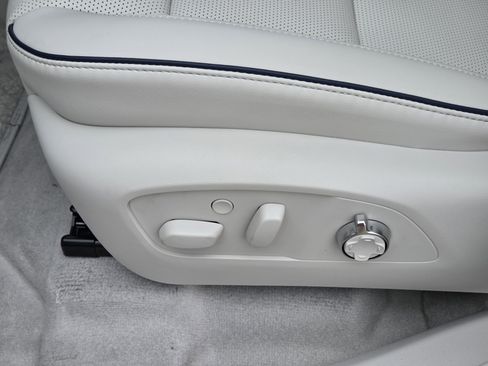 New 2026 Buick Enclave Avenir w/ Super Cruise Package FWD image 16