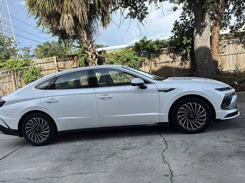 Used 2025 Hyundai Sonata Limited FWD image 4