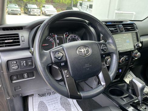 Used 2020 Toyota 4Runner TRD Off-Road Premium w/ Moonroof Package AWD/4WD image 17