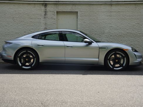 Used 2021 Porsche Taycan RWD image 7