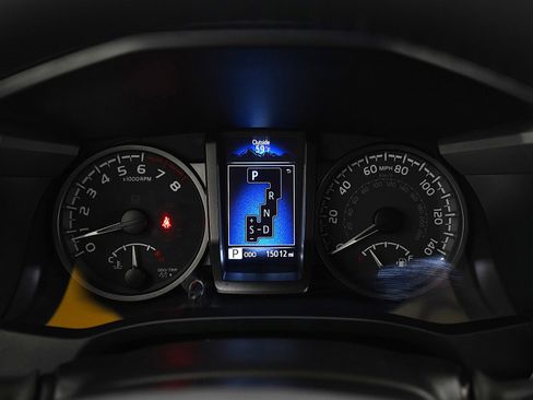 Used 2022 Toyota Tacoma TRD Sport image 21