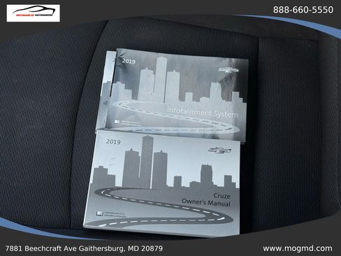 Used 2019 Chevrolet Cruze LT w/ Convenience Package FWD image 39