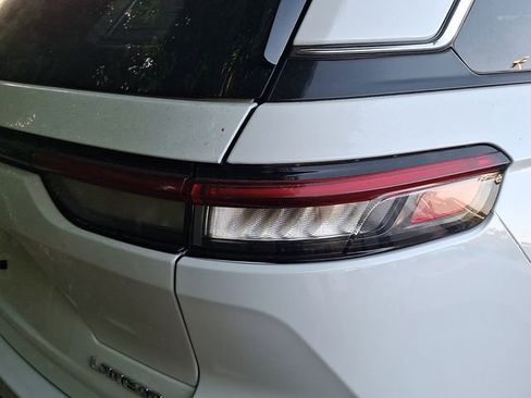 Used 2023 Jeep Grand Cherokee Laredo image 8