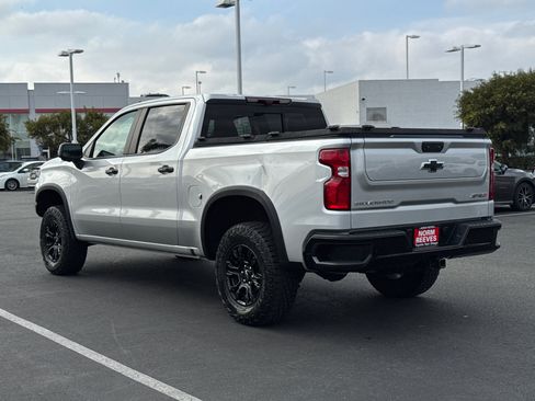 Used 2022 Chevrolet Silverado 1500 ZR2 w/ Technology Package image 10