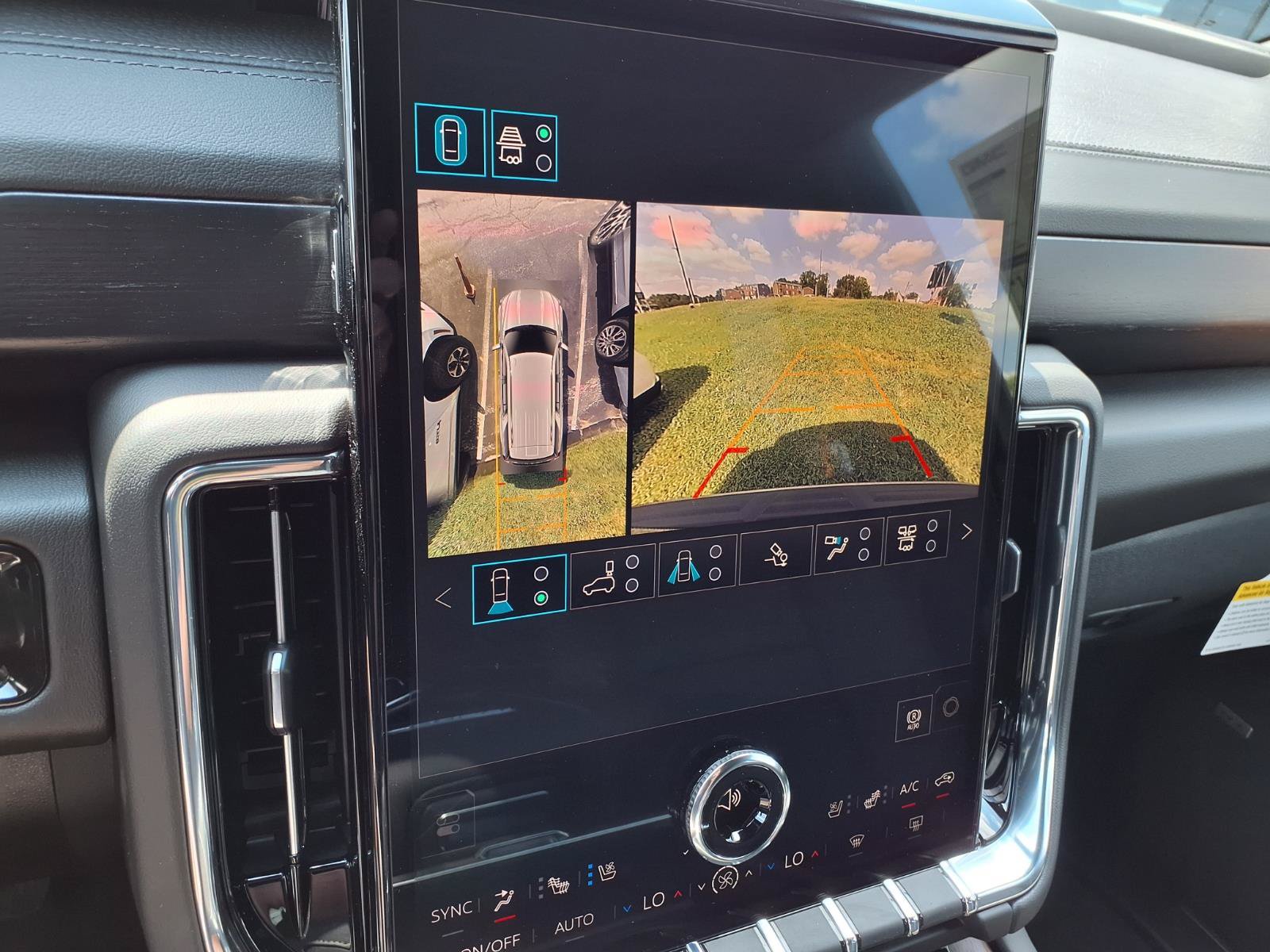 New 2026 GMC Yukon Denali w/ Denali Reserve Package AWD/4WD image 7