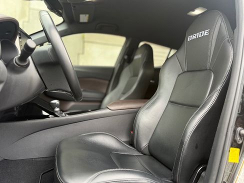 Used 2019 Toyota C-HR Limited FWD image 15