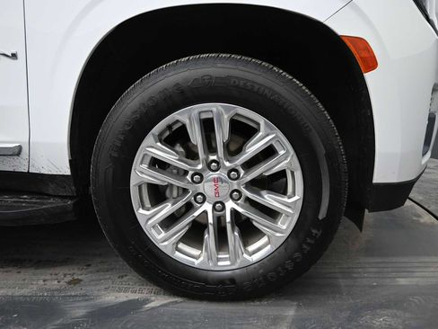 Used 2024 GMC Yukon SLT image 10