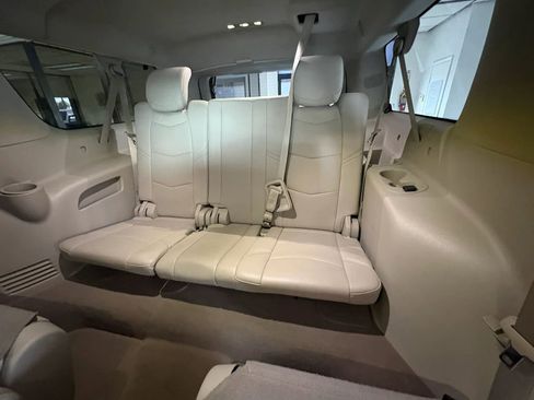 Used 2017 Cadillac Escalade ESV Luxury image 10