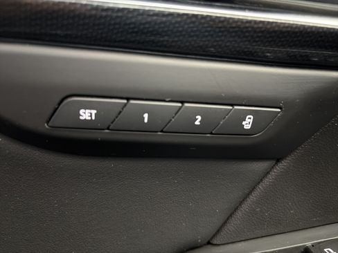Used 2022 Buick Envision Essence w/ Technology Package II FWD image 27
