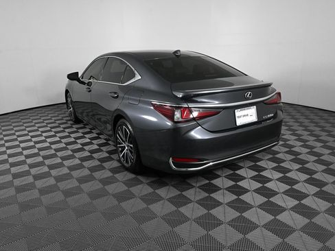 Used 2025 Lexus ES 300h w/ Premium Package FWD image 4