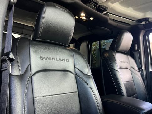 Used 2022 Jeep Gladiator Overland w/ Popular Equipment Package AWD/4WD image 19