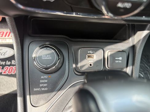 Used 2021 Jeep Cherokee Latitude Lux 80th Anniv w/ Quick Order Package 26U 80TH AWD/4WD image 27