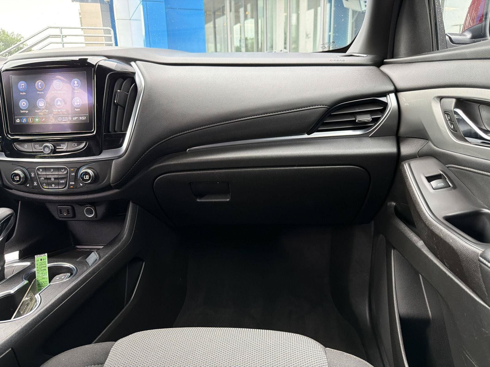 Used 2022 Chevrolet Traverse LT AWD/4WD image 32