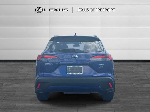Used 2022 Toyota Corolla Cross XLE w/ Convenience Package AWD/4WD image 5