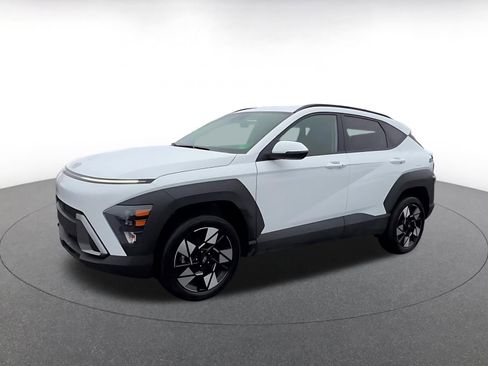 Used 2025 Hyundai Kona SEL image 8