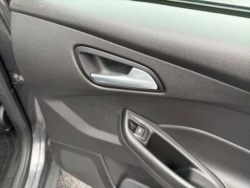 Used 2017 Ford Focus SE image 23