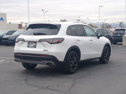 Used 2024 Honda HR-V Sport image 3