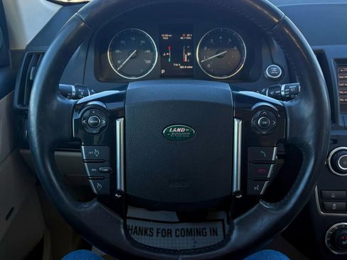 Used 2015 Land Rover LR2 image 36