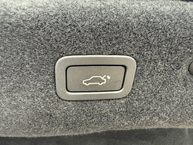 Used 2021 Jaguar XF R-Dynamic SE AWD/4WD image 30