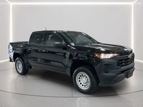 Used 2024 Chevrolet Colorado W/T w/ WT Convenience Package II AWD/4WD image 8
