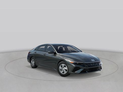 New 2026 Hyundai Elantra SE FWD image 2