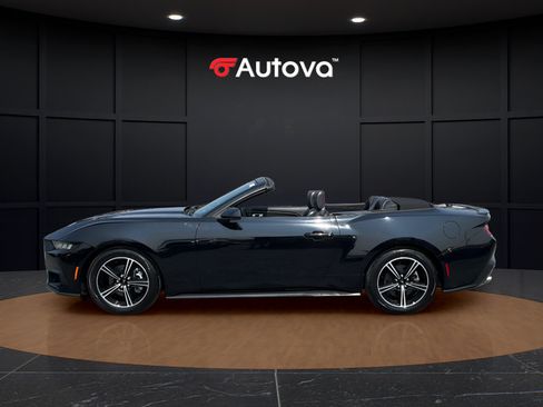 Used 2025 Ford Mustang Premium RWD image 2