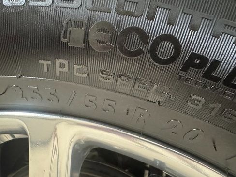 Used 2024 Buick Enclave Essence w/ Experience Buick Package image 28