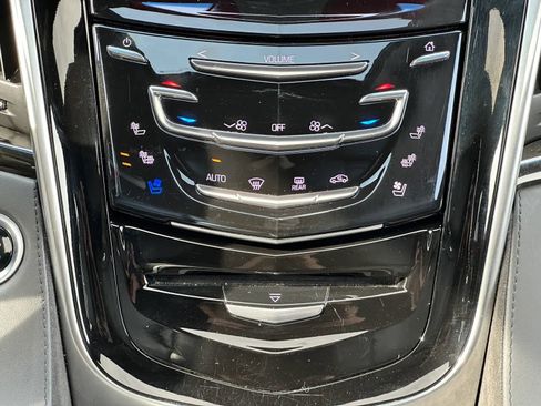 Used 2019 Cadillac Escalade Platinum AWD/4WD image 15