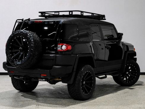 Used 2013 Toyota FJ Cruiser 4WD w/ Convenience Pkg image 6