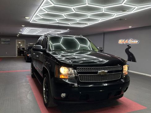 Used 2011 Chevrolet Avalanche LTZ RWD image 1