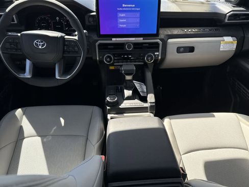 Used 2025 Toyota Tacoma Limited image 15
