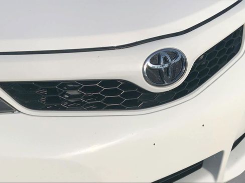 Used 2012 Toyota Camry SE FWD image 28