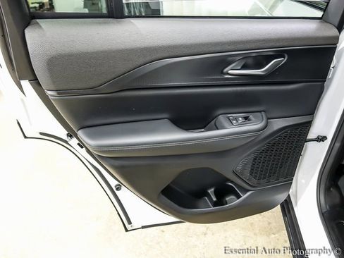 Used 2023 Jeep Grand Cherokee Laredo image 18