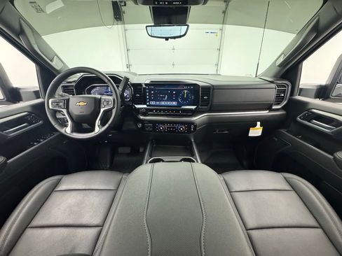 Used 2026 Chevrolet Silverado 3500 LTZ w/ LTZ Premium Package AWD/4WD image 3