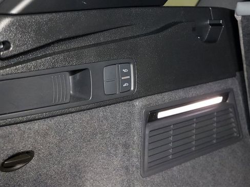 Used 2018 Audi SQ5 Prestige image 32