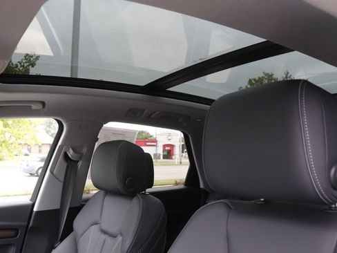 Used 2025 Audi Q5 2.0T Premium Plus image 16