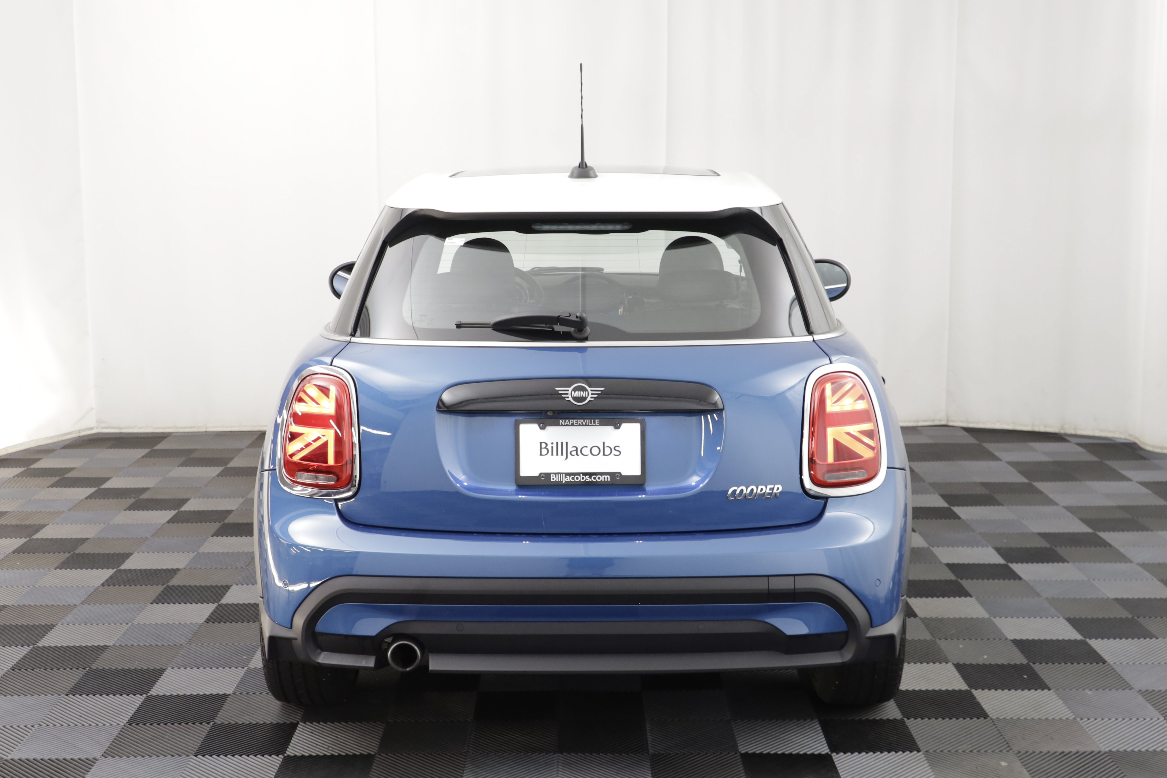 Used 2022 MINI Cooper 4-Door Hardtop FWD image 17