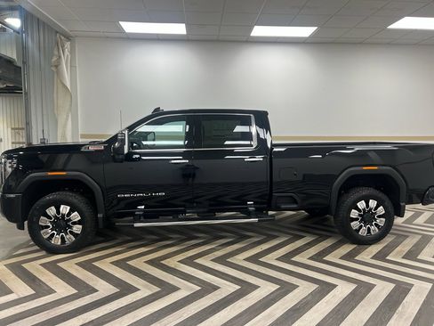 New 2026 GMC Sierra 3500 Denali w/ Denali Reserve Package image 3
