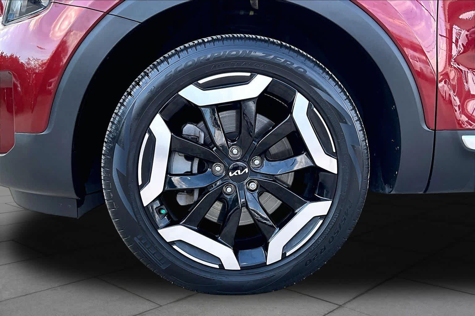 Used 2024 Kia Telluride S AWD/4WD image 11