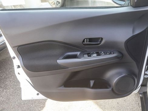 Certified 2025 Nissan Kicks Play S image 19