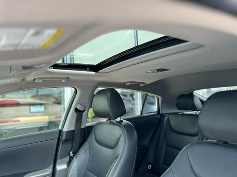 Used 2019 Hyundai Ioniq Limited FWD image 26
