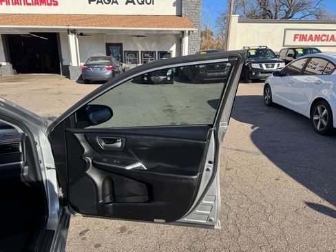 Used 2017 Toyota Camry SE FWD image 22