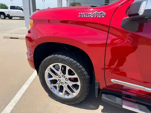Used 2022 Chevrolet Silverado 1500 High Country w/ High Country Premium Package AWD/4WD image 10